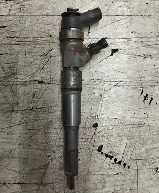 BMW 5 E60 E61 Fuel injector 0445110209