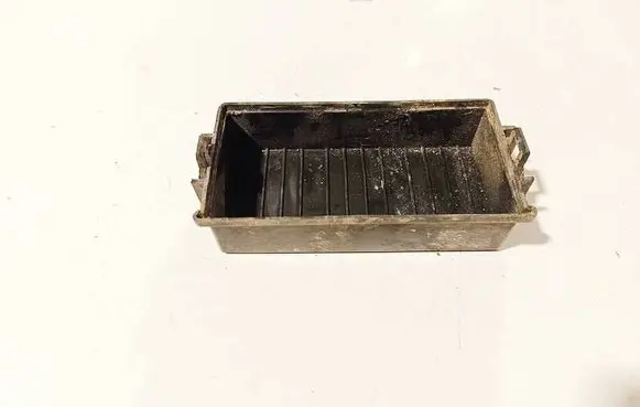 Dodge Caliber Fuse box cover 