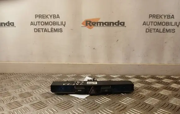 Opel Zafira B Hazard light switch 03758070 13100107