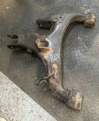 Rear upper control arm/wishbone