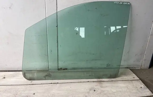 Mercedes-Benz Vito Viano W639 Front door window/glass (coupe) 