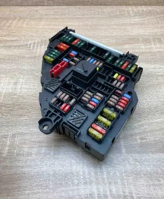 BMW 5 F10 F11 Fuse module 9264924 9267980