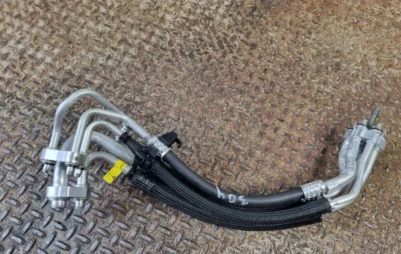 Tesla Model Y Air conditioning (A/C) pipe/hose 162670000E