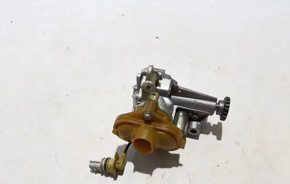 Mercedes-Benz A W177 Oil pump A2821800600