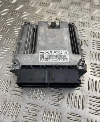 Volkswagen PASSAT B8 Engine control unit/module 04L907309M