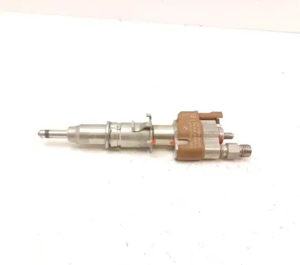 BMW 7 F01 F02 F03 F04 Fuel injector 7585261