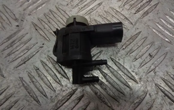 Audi A6 S6 C5 4B Vacuum valve 1J0906283C