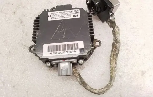 Nissan Murano Z50 Headlight ballast module Xenon NZMNS111LBNA