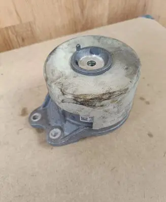 Mercedes-Benz C AMG W205 Engine mount bracket A2052405000