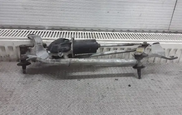 Nissan Primera Front wiper linkage and motor 28810AU310