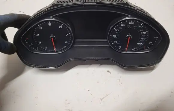 Audi A8 S8 D4 4H Speedometer (instrument cluster) 4H0920920G 0263670123