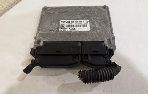 Skoda Fabia Mk2 (5J) Engine control unit/module 03E906023Q