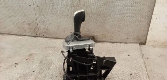 Volvo XC90 Gear shifter/selector P08689422