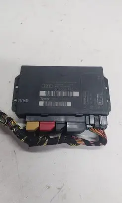 Audi A4 S4 B7 8E 8H Comfort/convenience module 8E0959433CB 00002732D3