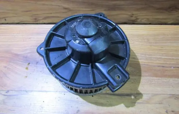 Mitsubishi Space Runner Heater fan/blower 1940000330