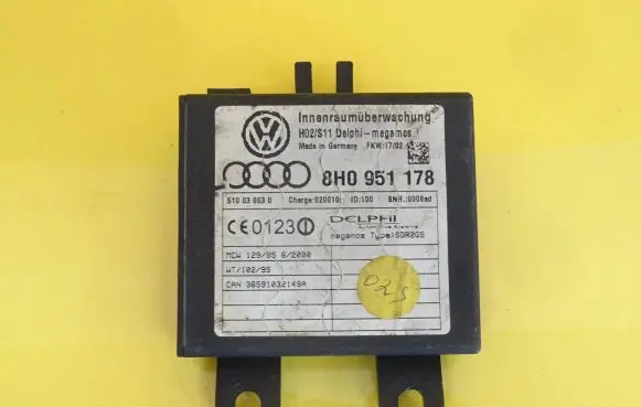 Audi A4 S4 B6 8E 8H Alarm movement detector/sensor 8H0951178