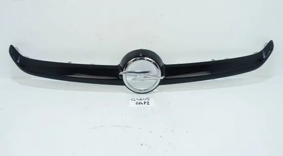 Opel Adam Front bumper upper radiator grill 13355302 DUNS341601489