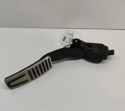 Maserati Ghibli Accelerator throttle pedal 04861715AE 6PV93396627