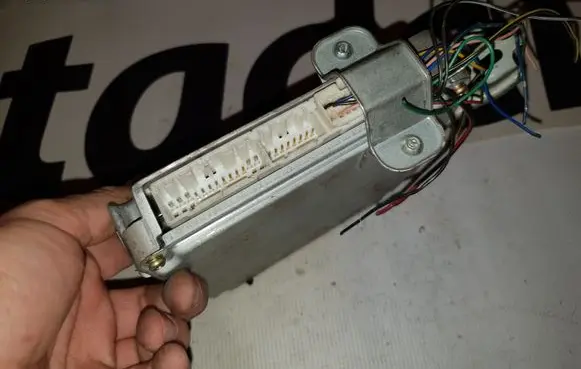 Toyota Avensis T250 Engine control unit/module 8966105200