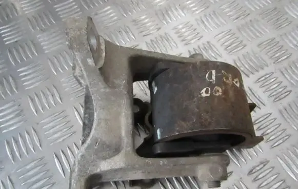 Honda Accord Engine mount bracket