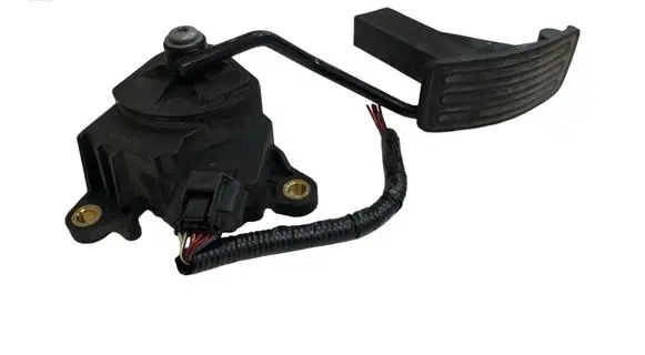 Nissan Qashqai Accelerator throttle pedal 3038B 10486