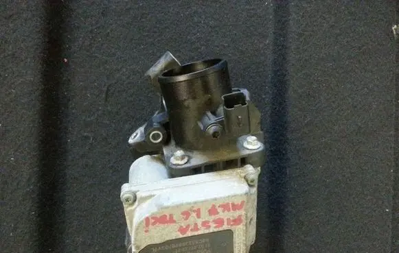 Ford Fiesta Throttle body valve 