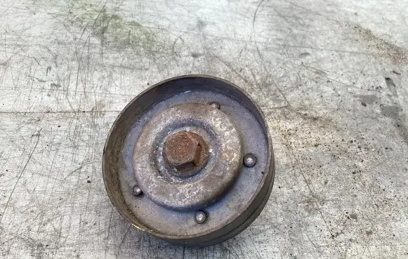 Opel Astra H Alternator belt tensioner 