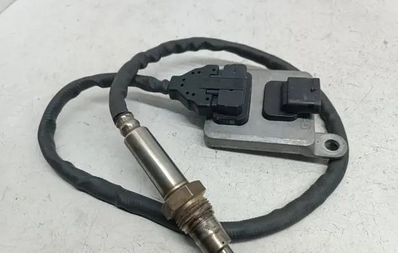 Mercedes-Benz Vito Viano W447 Lambda probe sensor A0009050108 0009050108