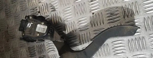 Volkswagen PASSAT B5 Accelerator throttle pedal 8d1721523