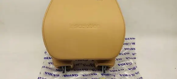 Volvo XC90 Front seat headrest 
