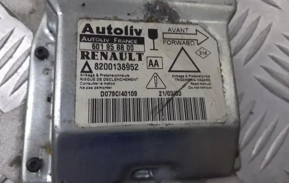 Renault Laguna II Airbag control unit/module 8200138952