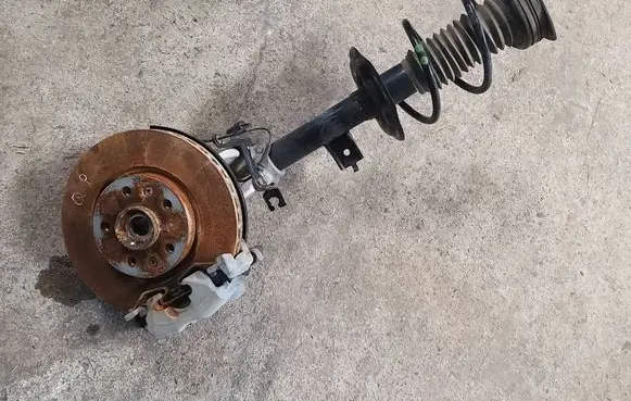 Nissan Qashqai J12 Front wheel hub spindle knuckle