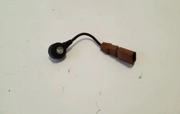 Volkswagen Eos Detonation knock sensor 06F905377
