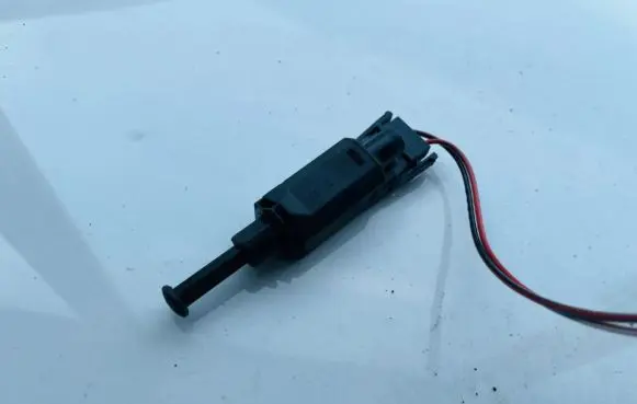 Volkswagen PASSAT B4 Brake pedal sensor switch 191945515