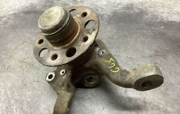 Mercedes-Benz CLS C218 X218 Front wheel hub