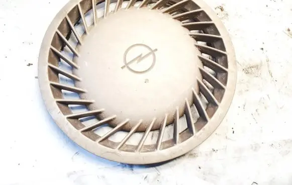 Opel Omega A R14 wheel hub/cap/trim 90247022