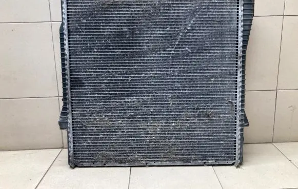 BMW X5 E53 Coolant radiator 7778387