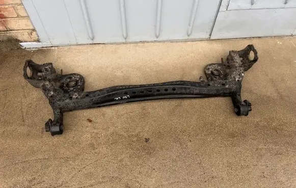 Lexus LBX Rear axle beam FDB