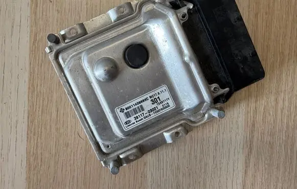 KIA Rio Engine control unit/module 3911703001