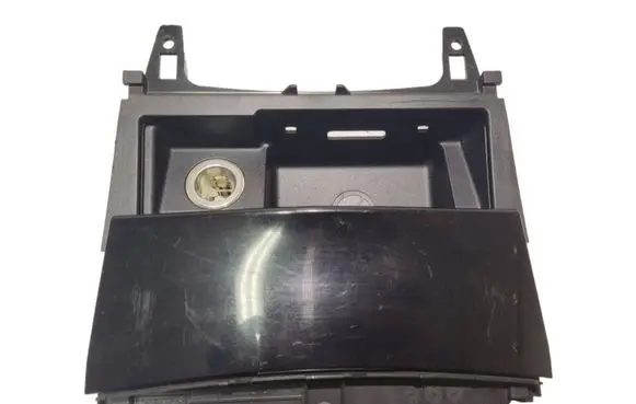 Mercedes-Benz GL X164 Car ashtray trim A2046801307