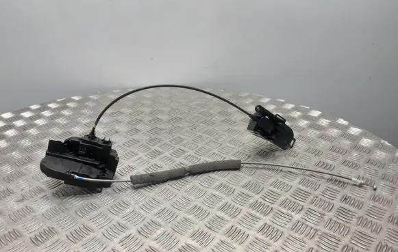 Nissan Note (E11) Rear door lock