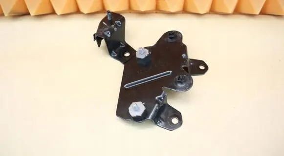 Mercedes-Benz A W169 Radiator mount bracket 1695458140 A1695458140