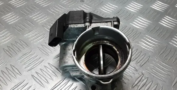Volkswagen PASSAT B6 Electric throttle body valve 03G128063A