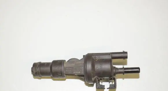 BMW i3 Valve vacuum 7637268 13907637268