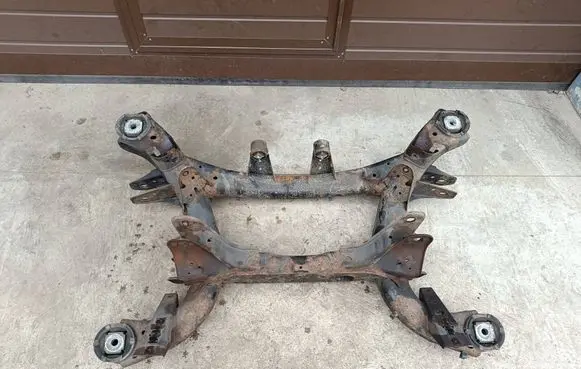 BMW X6 E71 Rear subframe 