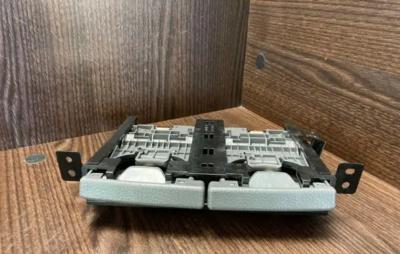 Cup holder front