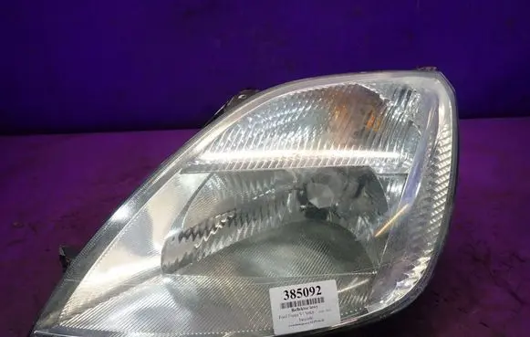 Ford Fiesta Headlight/headlamp 
