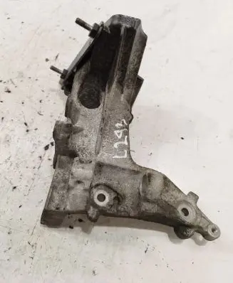 Peugeot 308 SW Engine mounting bracket 9685991680