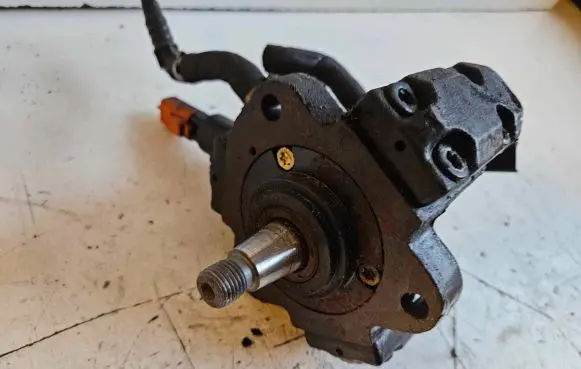 Peugeot Partner Fuel injection high pressure pump