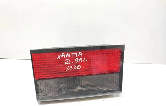 Citroen Xantia Tailgate rear/tail lights 2028918